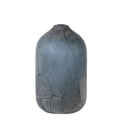 Un vase sculptural pour une présence calme et minérale