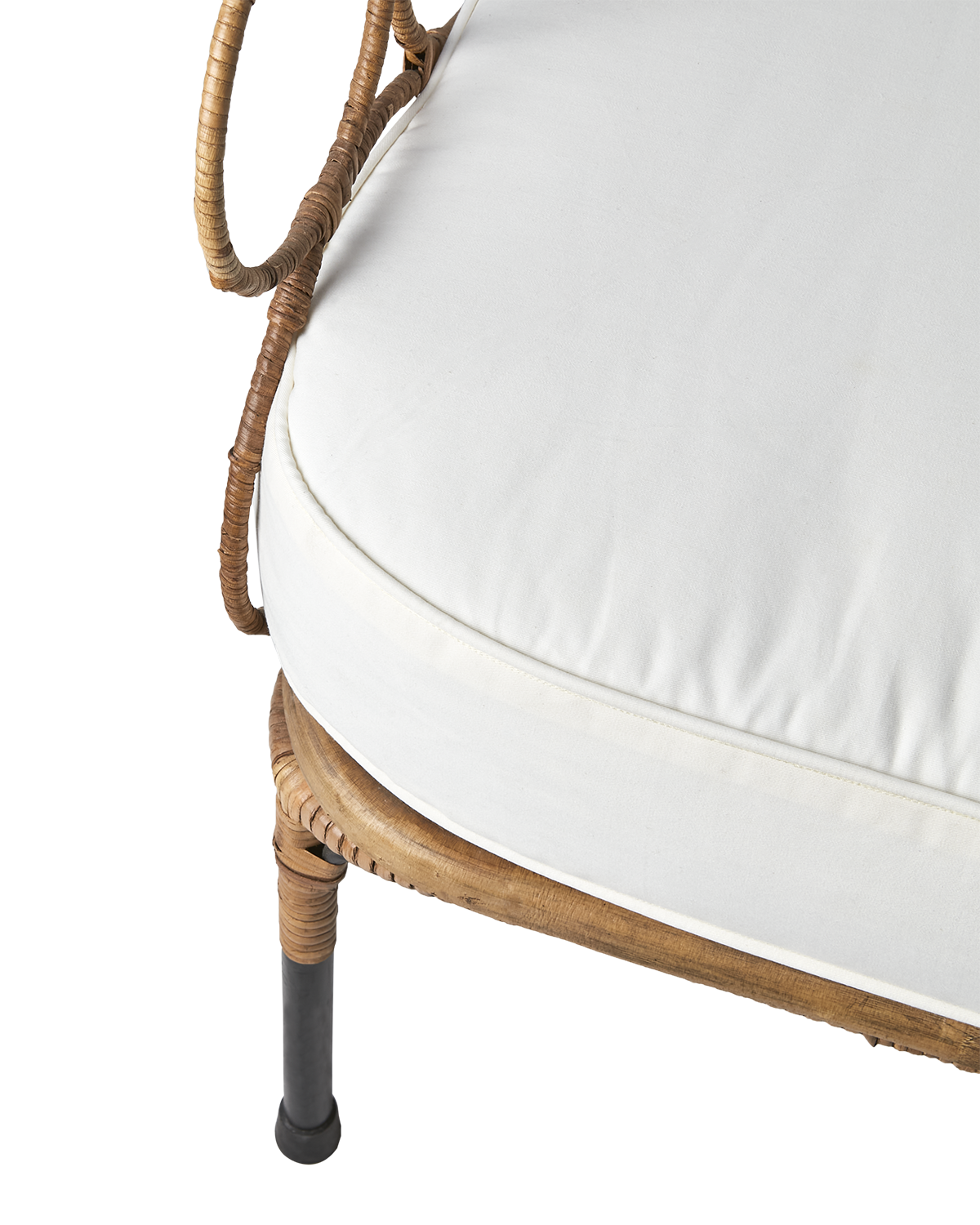 Graphic rattan armchair - A strong piece for an entrance hall or seaside home