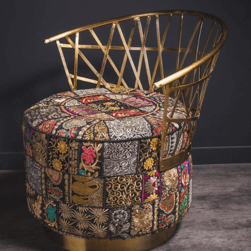 Fauteuil indien - Siège en laiton et textiles de cérémonie recyclés