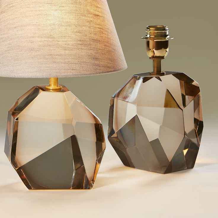 Les objets décoratifs à poser : composer une mise en scène équilibrée - Koddel.com