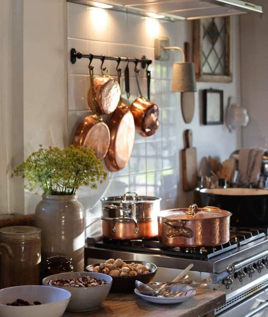 Cuisine blanche : froideur clinique ou toile intemporelle ?