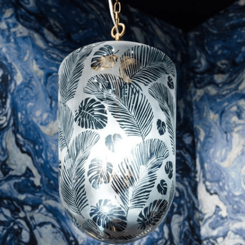 Lustre Monstera – Verre givré sculpté & lumière végétale - Koddel.com