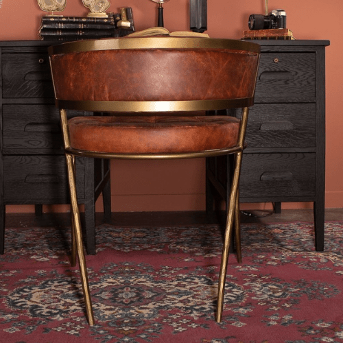 Chaise en cuir vieilli & laiton martelé – Esprit atelier élégant - vendu - Koddel.com