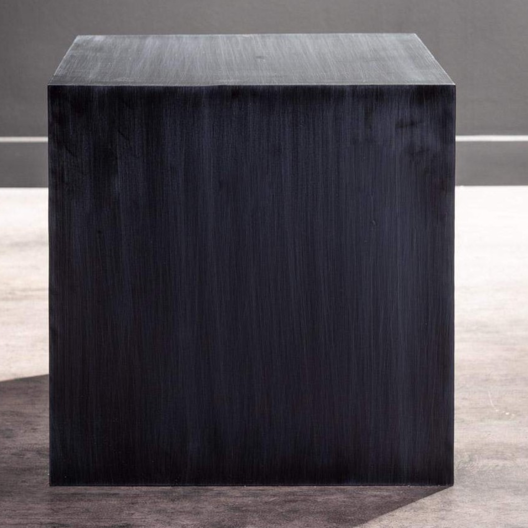 Cube de présentation noir mat - Pièce unique