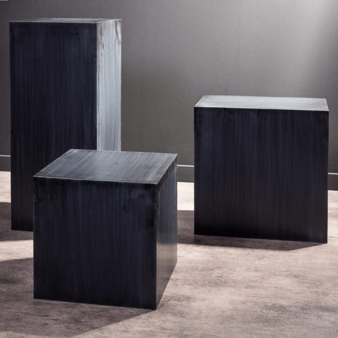 Cube de présentation noir mat - Pièce unique