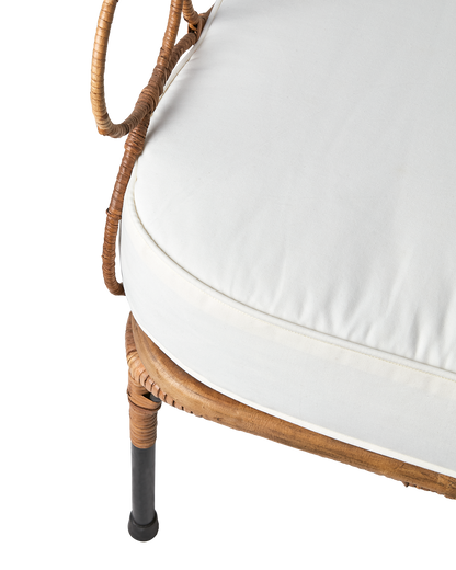 Graphic rattan armchair - A strong piece for an entrance hall or seaside home
