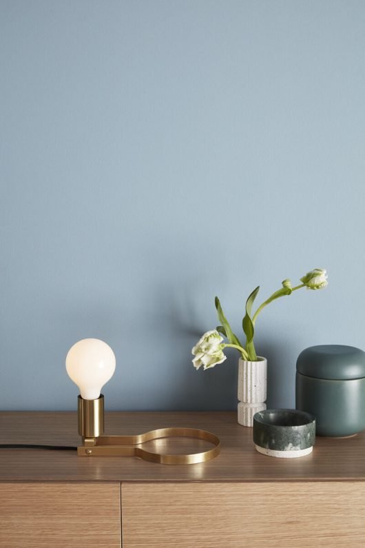 Lampe de table en laiton ajustable - FLIP - Koddel.com