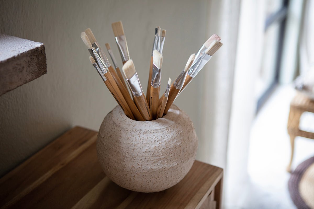 Petit pot rond en terre cuite CREAMY - Koddel.com