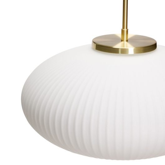 Serene – Pendule ellipse blanc, verre opale & laiton - Koddel.com