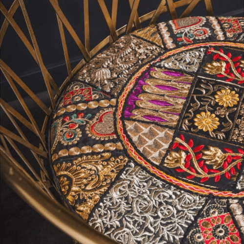 Fauteuil indien style Rajasthan laiton doré - Textiles cérémonie recyclés - Koddel.com