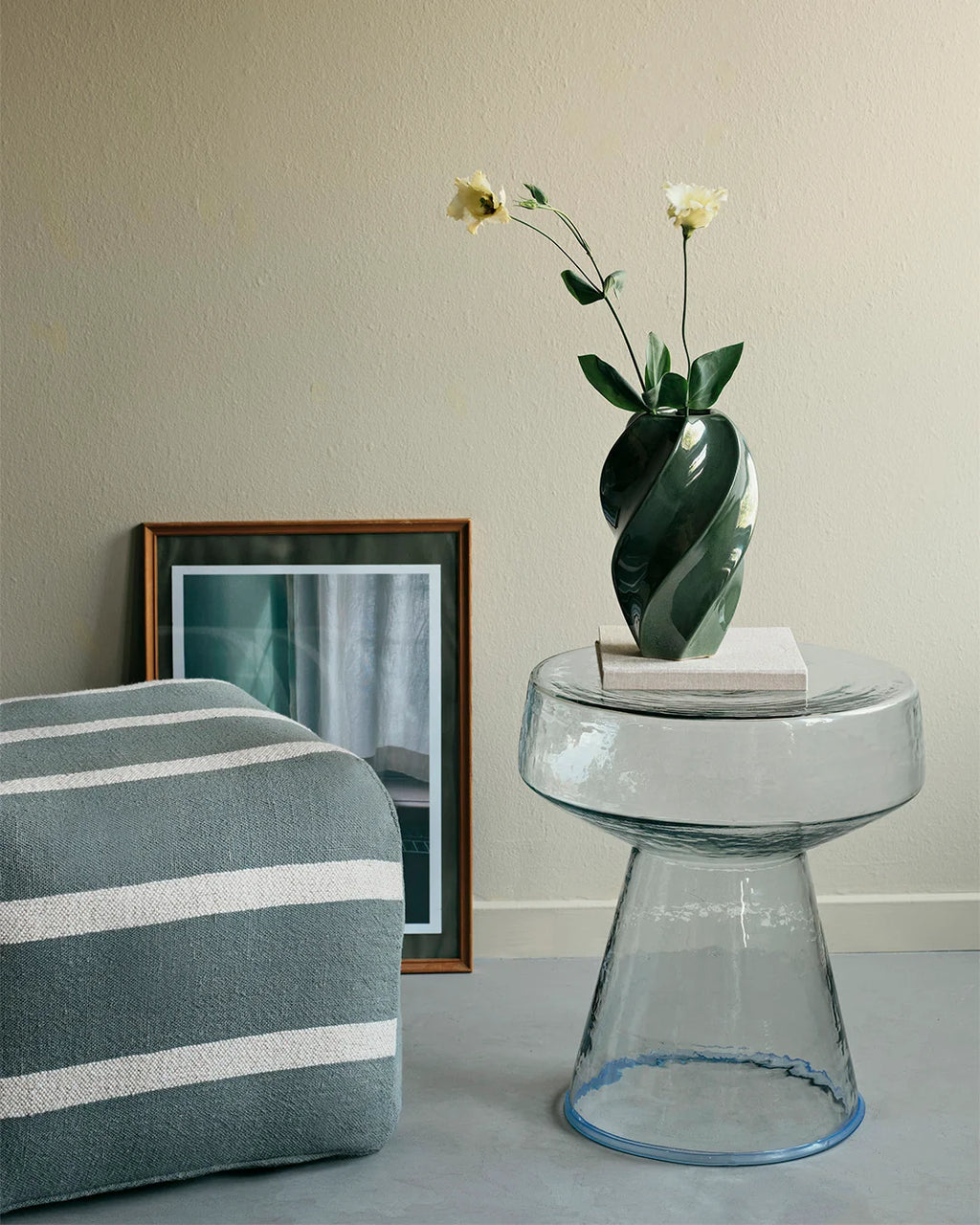 Table d'appoint ronde en verre Ø 39 cm ou bout de canapé minimaliste H 44 cm